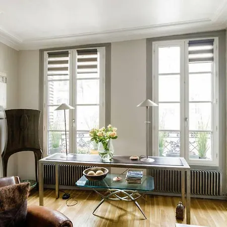 Left Bank Deluxe Daire