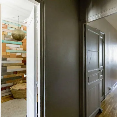 Left Bank Deluxe Apartment Paris